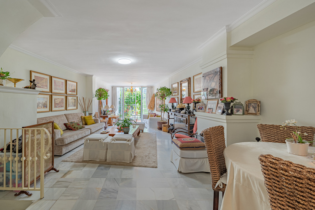 3 Bed Townhouse for sale in The Golden Mile Costa Del Sol, Málaga, Spain