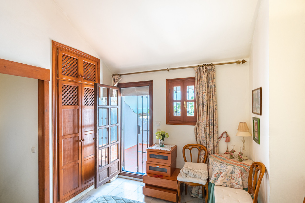 3 Bed Townhouse for sale in The Golden Mile Costa Del Sol, Málaga, Spain