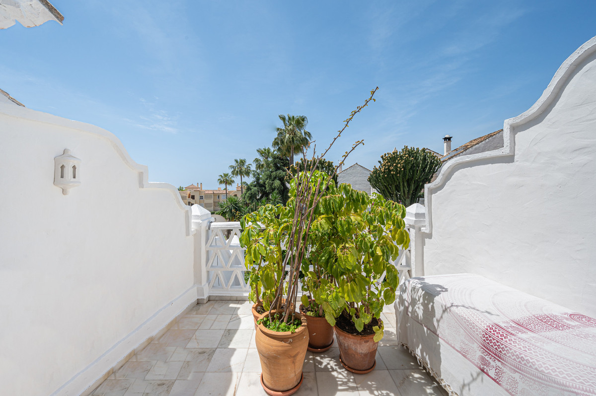 3 Bed Townhouse for sale in The Golden Mile Costa Del Sol, Málaga, Spain