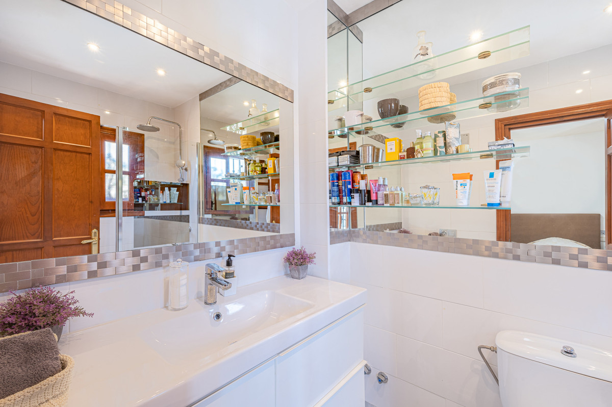 3 Bed Townhouse for sale in The Golden Mile Costa Del Sol, Málaga, Spain
