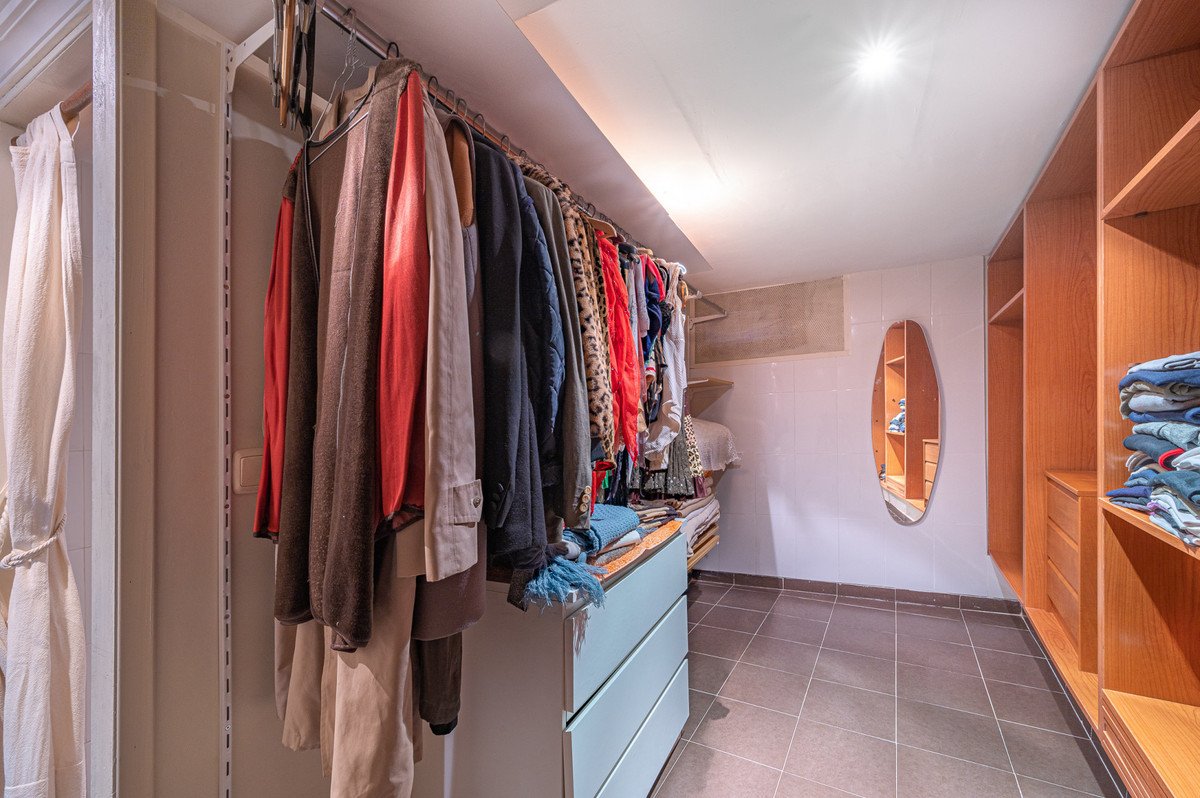3 Bed Townhouse for sale in The Golden Mile Costa Del Sol, Málaga, Spain