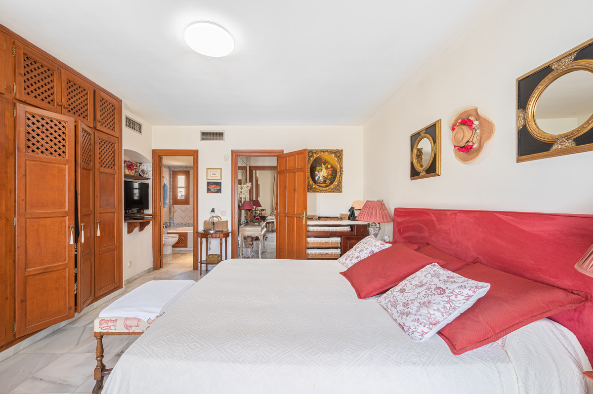 3 Bed Townhouse for sale in The Golden Mile Costa Del Sol, Málaga, Spain