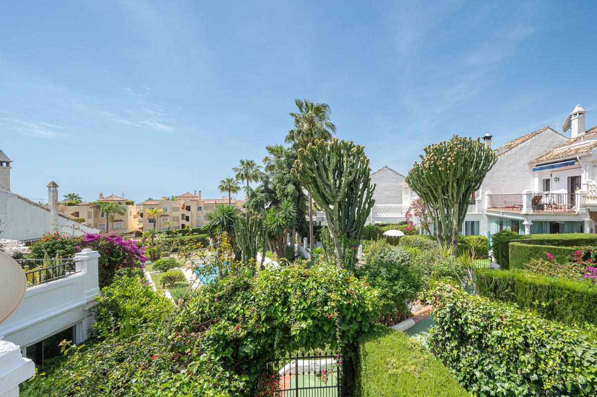 3 Bed Townhouse for sale in The Golden Mile Costa Del Sol, Málaga, Spain