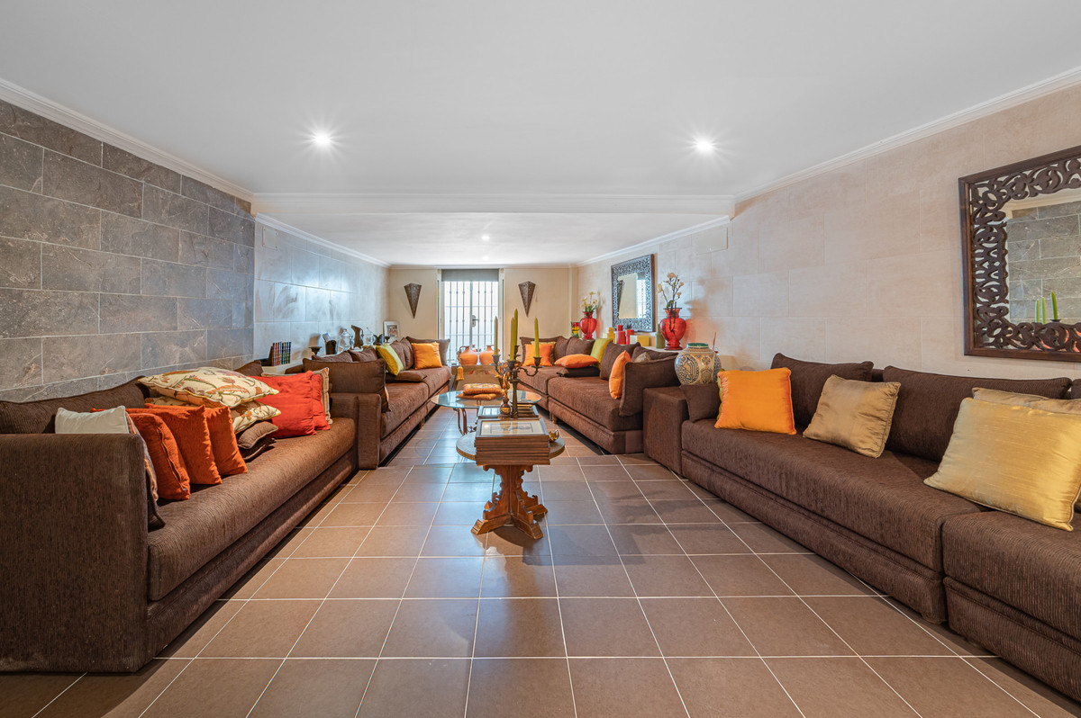 3 Bed Townhouse for sale in The Golden Mile Costa Del Sol, Málaga, Spain