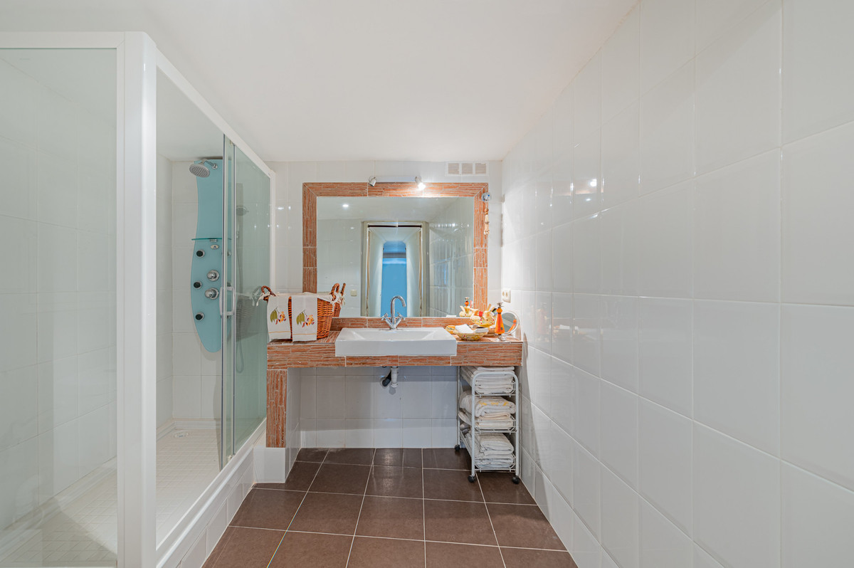 3 Bed Townhouse for sale in The Golden Mile Costa Del Sol, Málaga, Spain