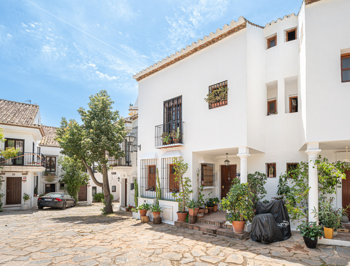 3 Bed Townhouse for sale in The Golden Mile Costa Del Sol, Málaga, Spain