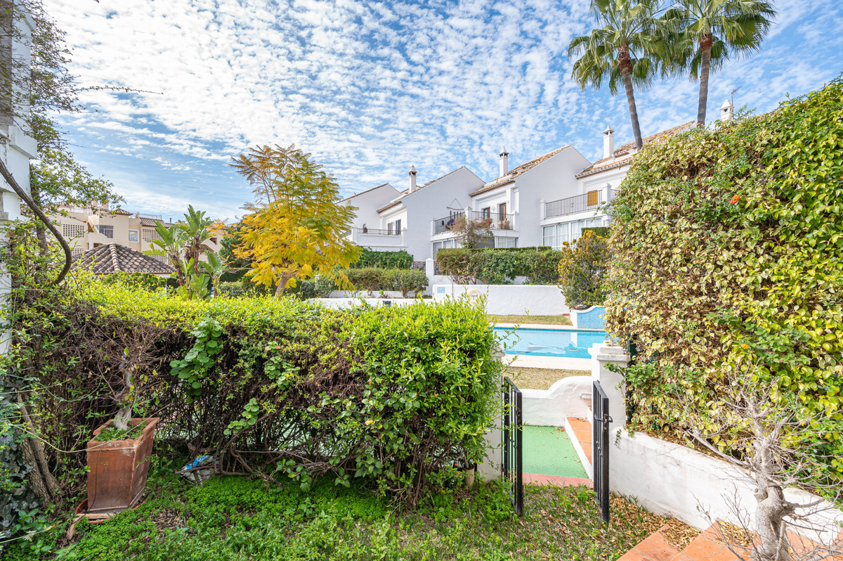 3 Bed Townhouse for sale in The Golden Mile Costa Del Sol, Málaga, Spain