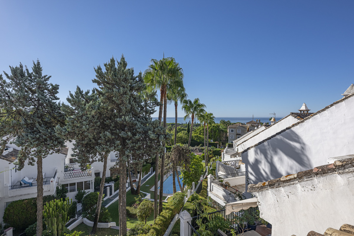 3 Bed Townhouse for sale in The Golden Mile Costa Del Sol, Málaga, Spain