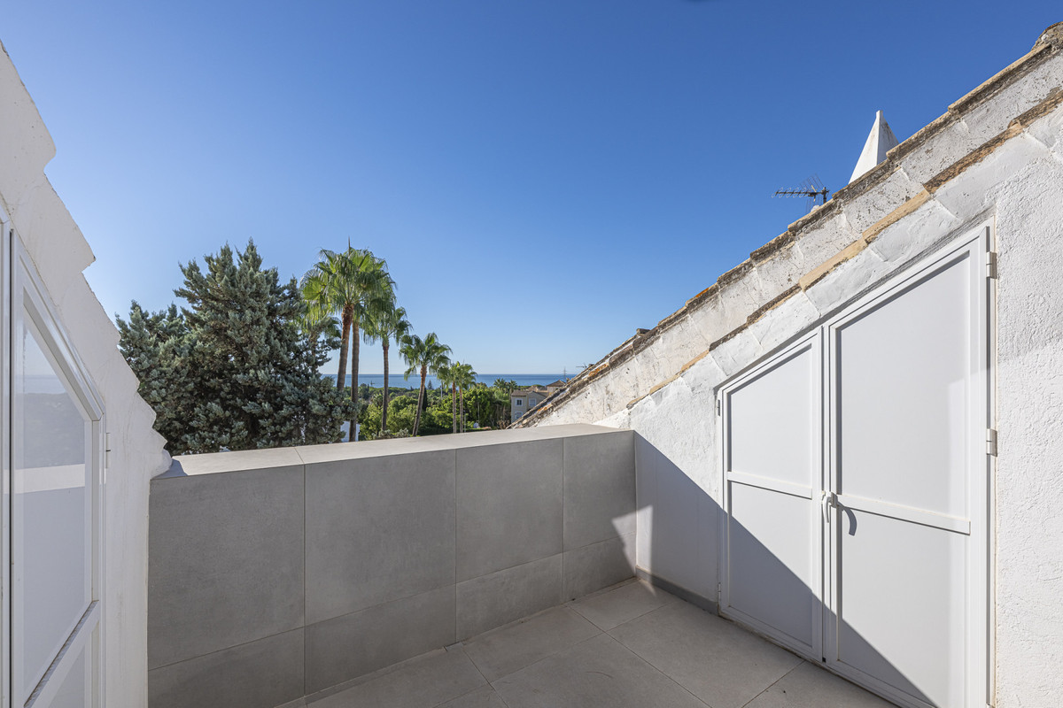 3 Bed Townhouse for sale in The Golden Mile Costa Del Sol, Málaga, Spain
