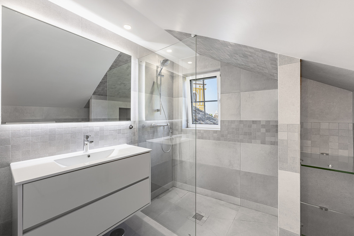 3 Bed Townhouse for sale in The Golden Mile Costa Del Sol, Málaga, Spain