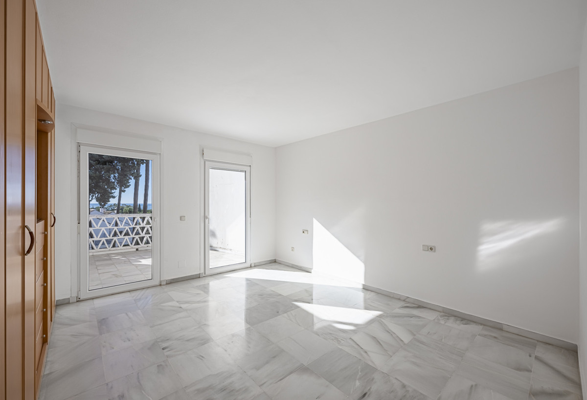 3 Bed Townhouse for sale in The Golden Mile Costa Del Sol, Málaga, Spain