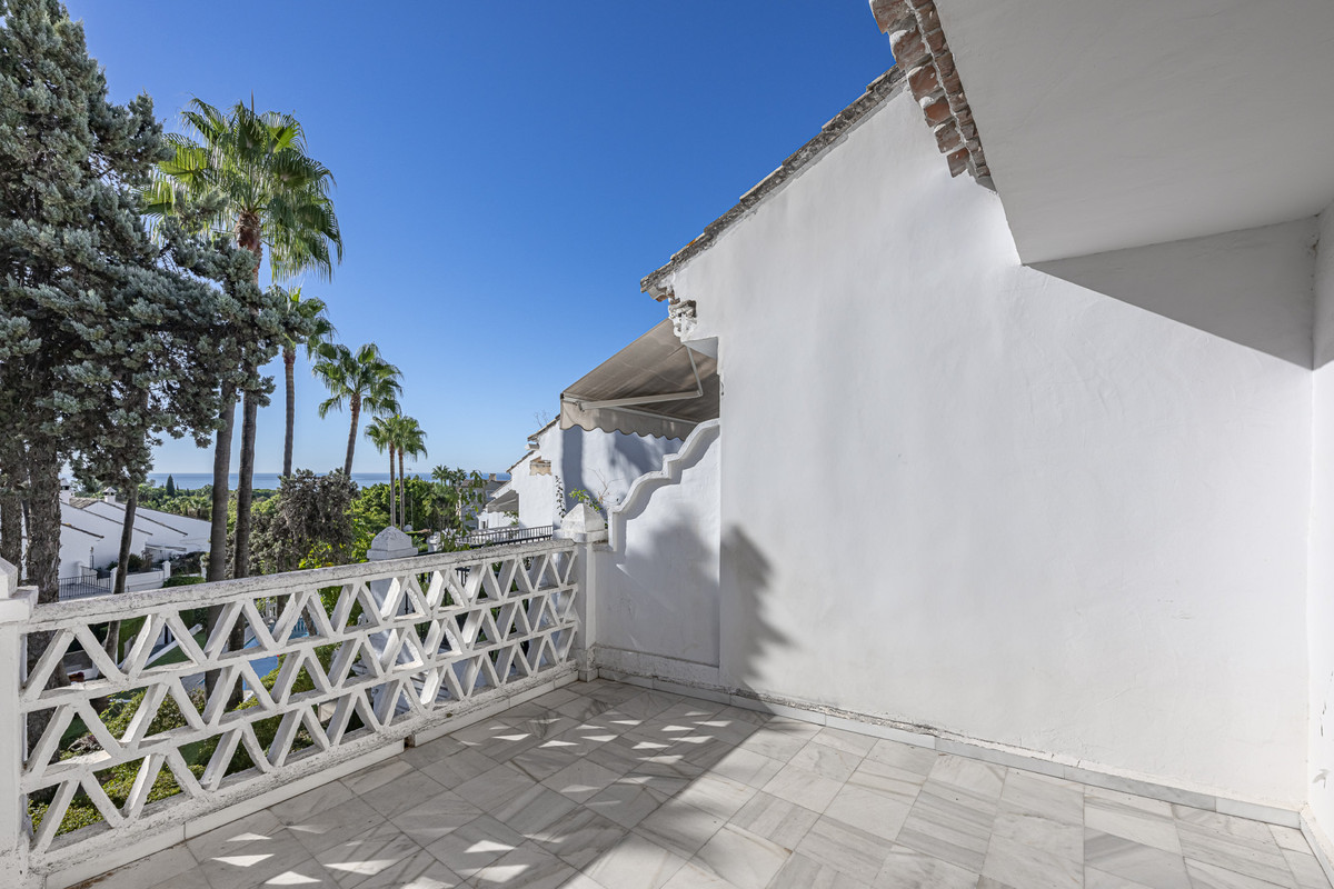 3 Bed Townhouse for sale in The Golden Mile Costa Del Sol, Málaga, Spain