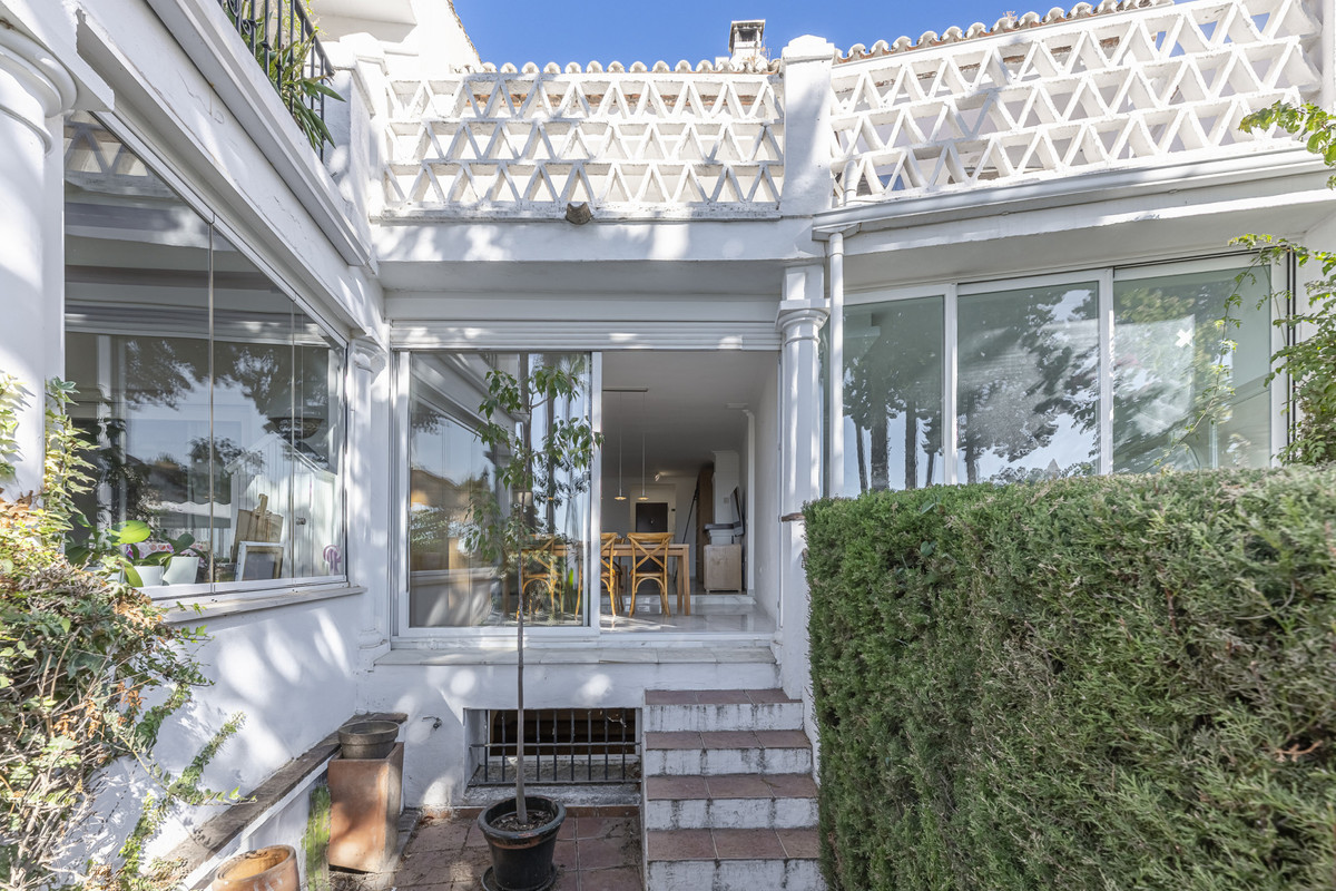3 Bed Townhouse for sale in The Golden Mile Costa Del Sol, Málaga, Spain