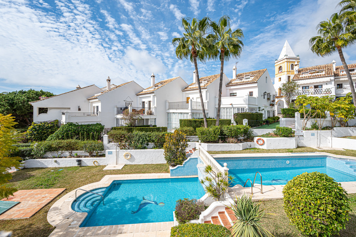 3 Bed Townhouse for sale in The Golden Mile Costa Del Sol, Málaga, Spain