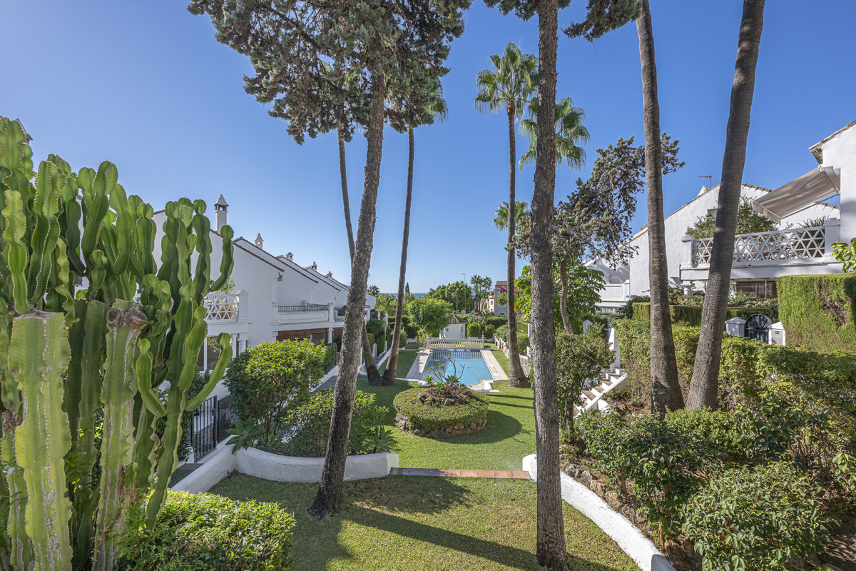 3 Bed Townhouse for sale in The Golden Mile Costa Del Sol, Málaga, Spain