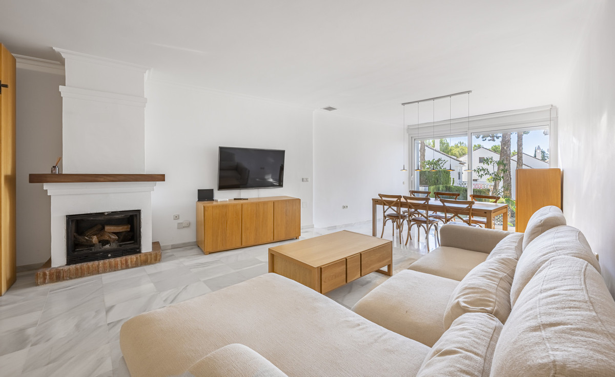 3 Bed Townhouse for sale in The Golden Mile Costa Del Sol, Málaga, Spain