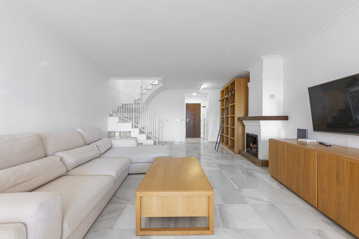 3 Bed Townhouse for sale in The Golden Mile Costa Del Sol, Málaga, Spain