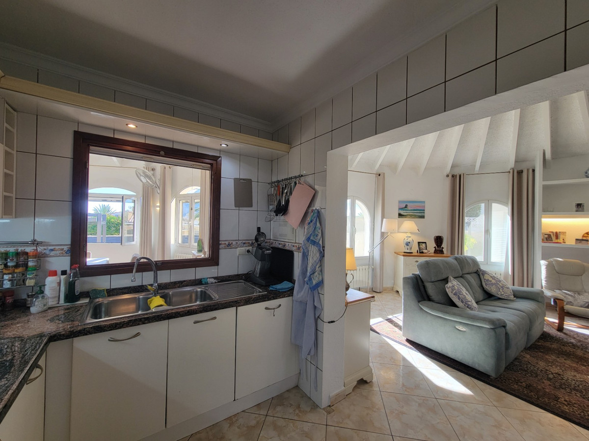 Se vende Villa - Chalet de 3 dormitorios en Costa Blanca, Alicante, España