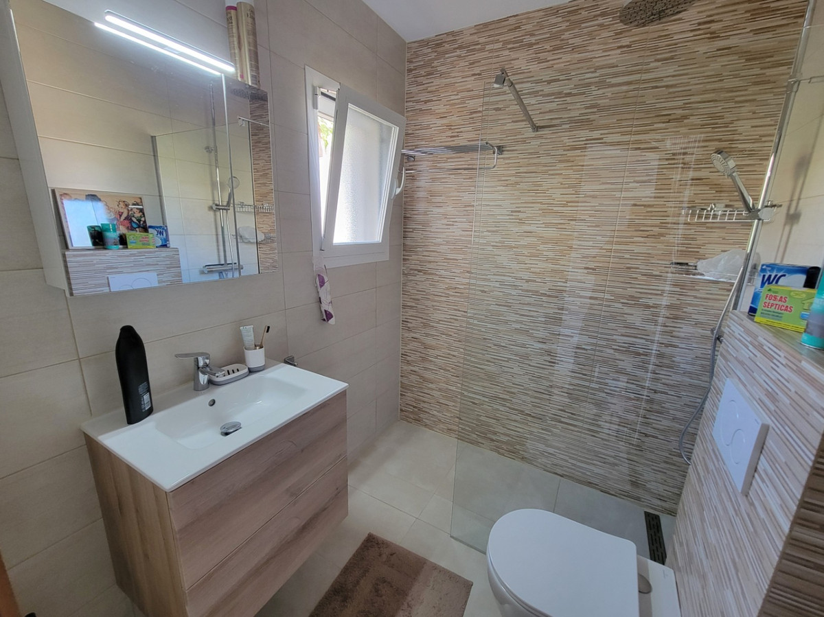 Se vende Villa - Chalet de 3 dormitorios en Costa Blanca, Alicante, España