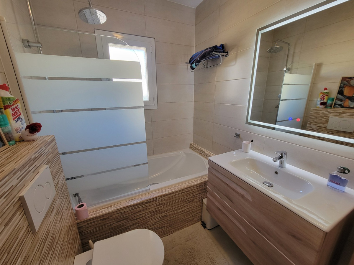 Se vende Villa - Chalet de 3 dormitorios en Costa Blanca, Alicante, España