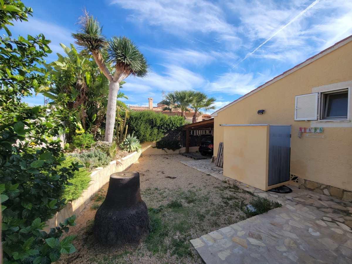 Se vende Villa - Chalet de 3 dormitorios en Costa Blanca, Alicante, España