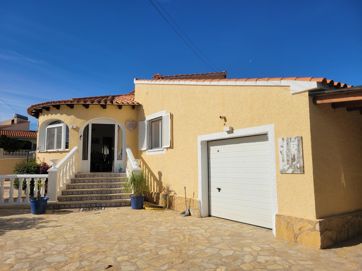 Se vende Villa - Chalet de 3 dormitorios en Costa Blanca, Alicante, España