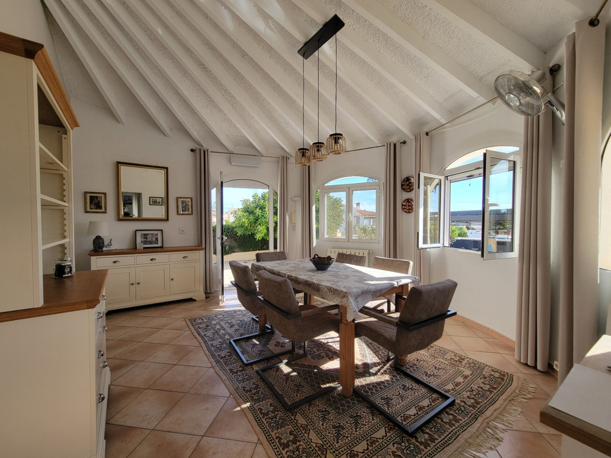 Se vende Villa - Chalet de 3 dormitorios en Costa Blanca, Alicante, España
