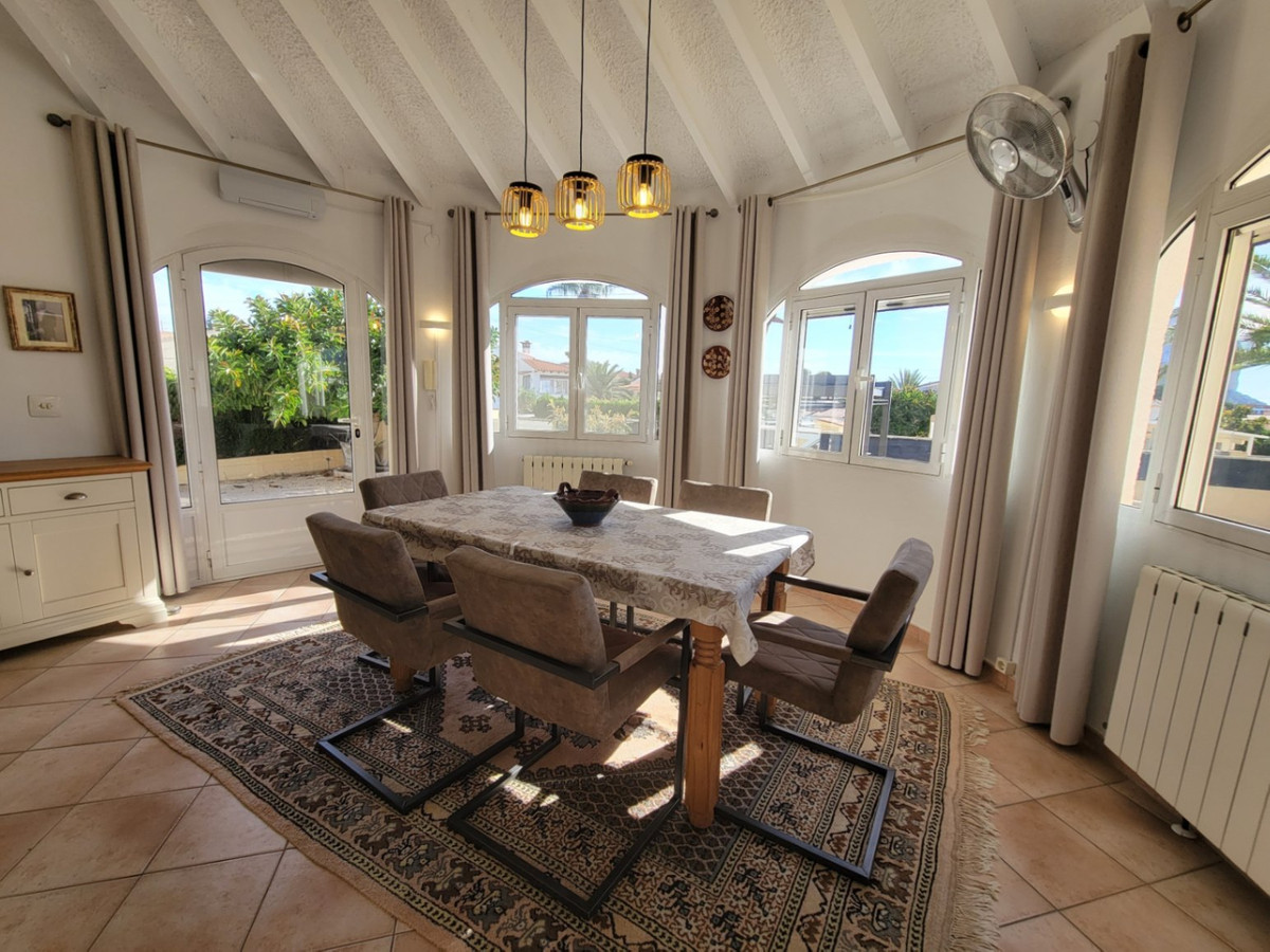 Se vende Villa - Chalet de 3 dormitorios en Costa Blanca, Alicante, España