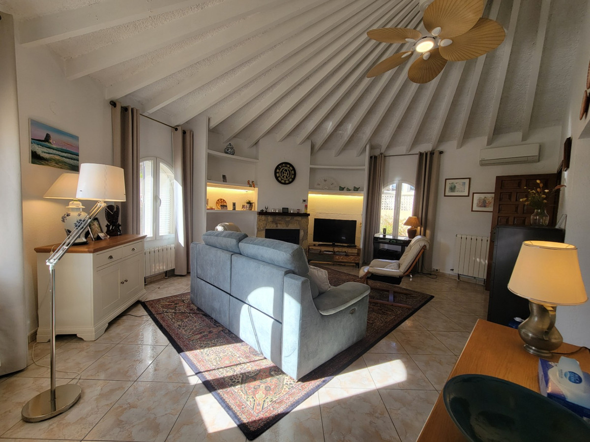 Se vende Villa - Chalet de 3 dormitorios en Costa Blanca, Alicante, España