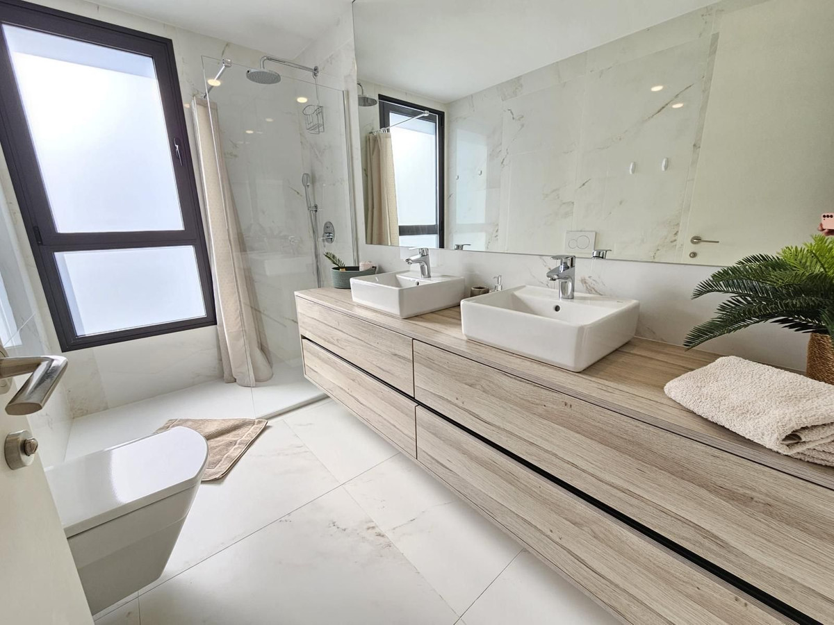 Se vende Apartamento Planta Media de 3 dormitorios en Costa Blanca, Alicante, España