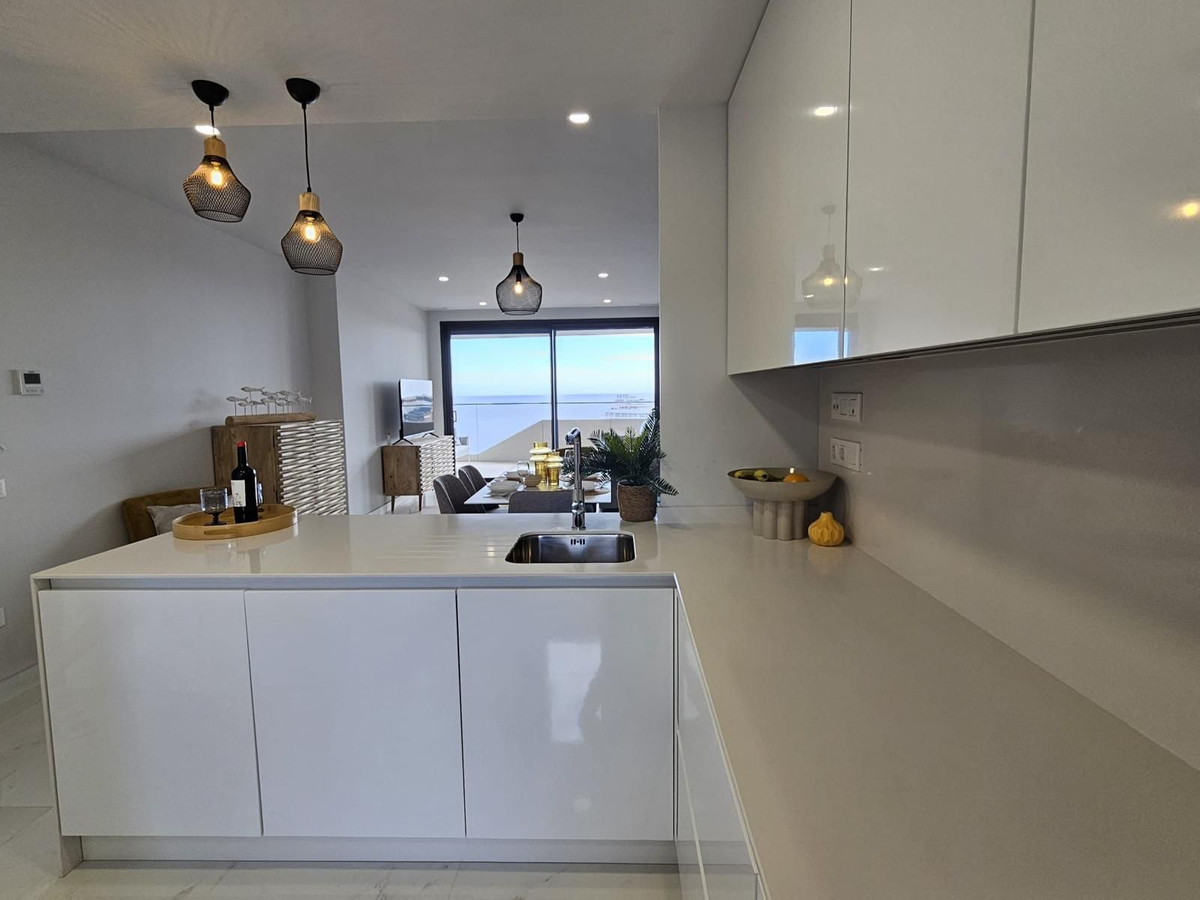 Se vende Apartamento Planta Media de 3 dormitorios en Costa Blanca, Alicante, España