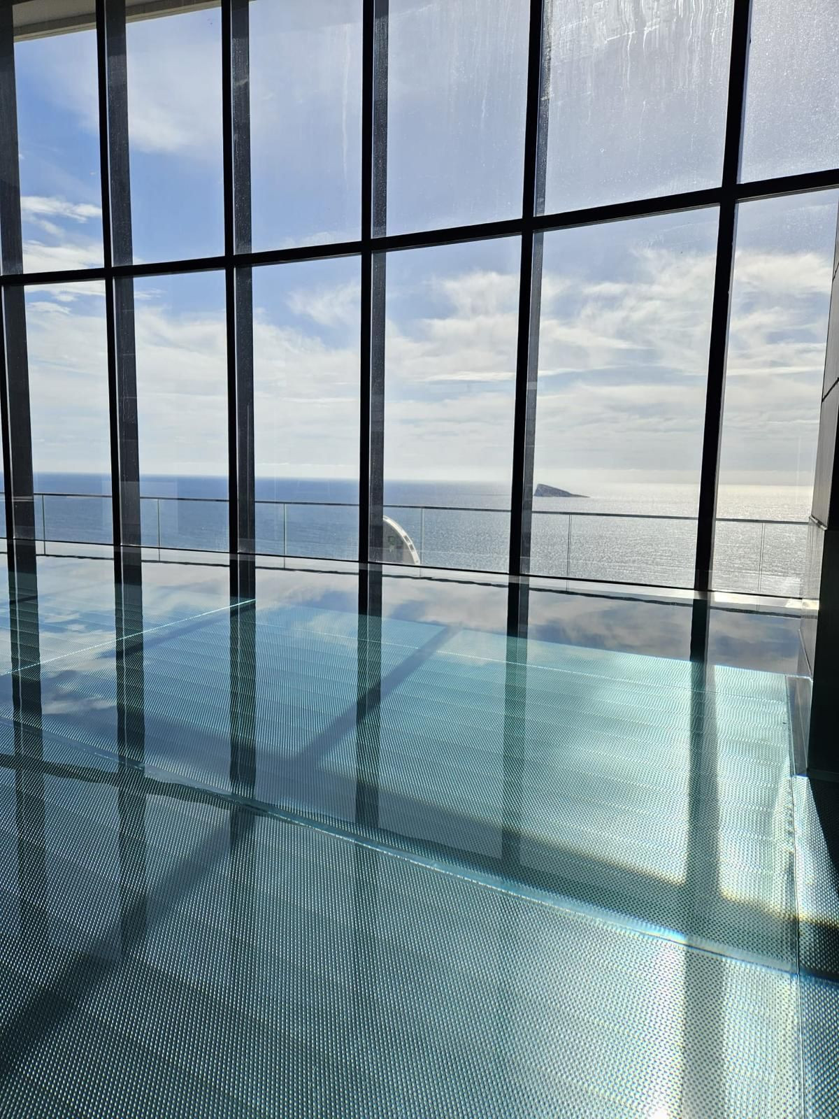 Se vende Apartamento Planta Media de 3 dormitorios en Costa Blanca, Alicante, España