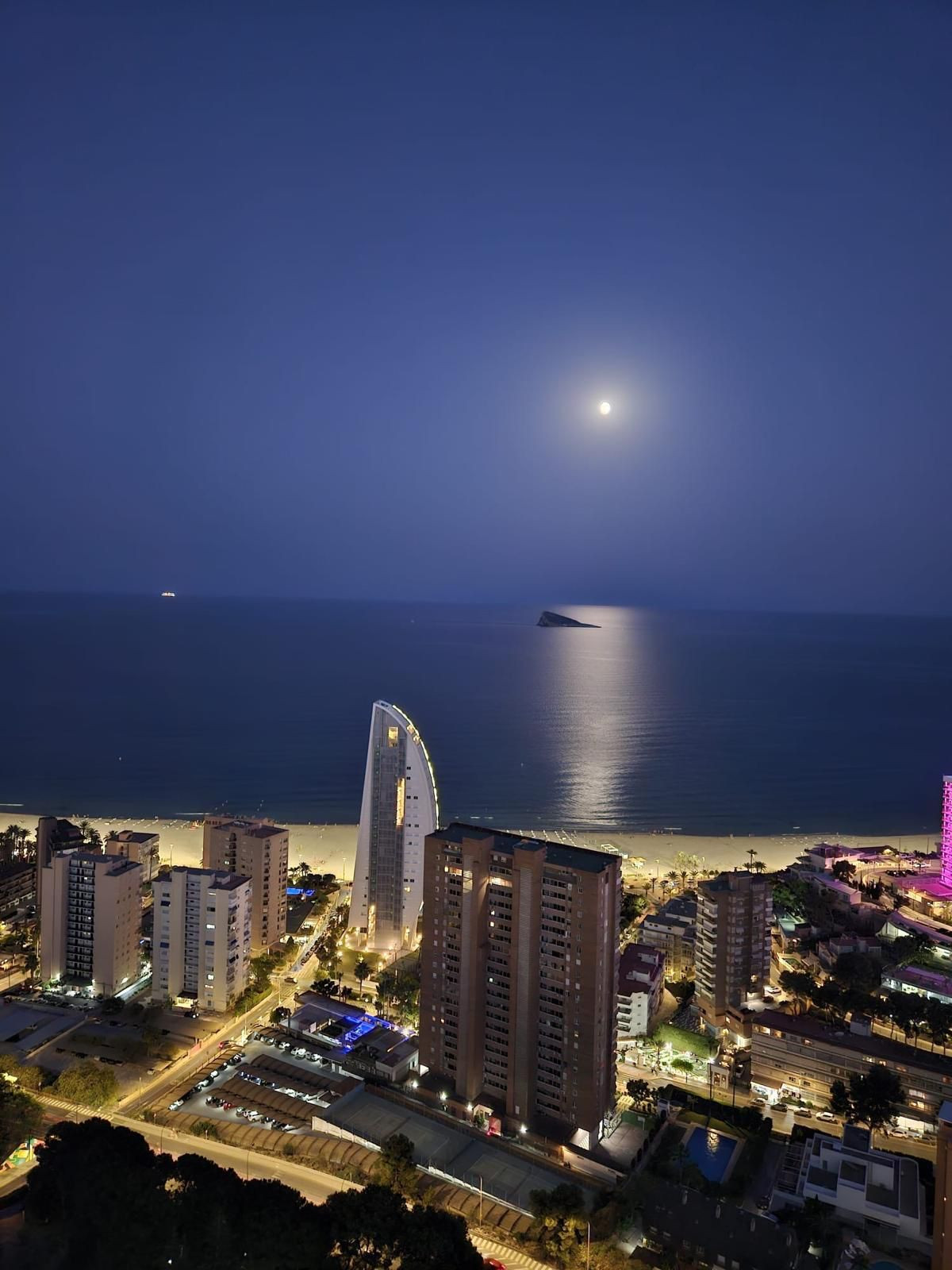 Se vende Apartamento Planta Media de 3 dormitorios en Costa Blanca, Alicante, España