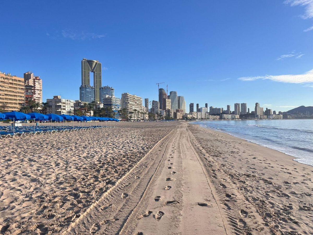 Se vende Apartamento Planta Media de 3 dormitorios en Costa Blanca, Alicante, España