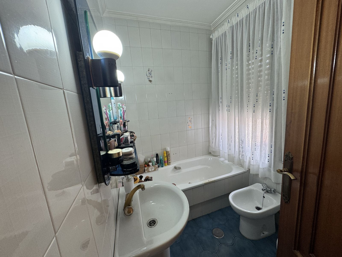 Se vende Villa - Chalet de 7 dormitorios en Costa Del Sol East, Málaga, España