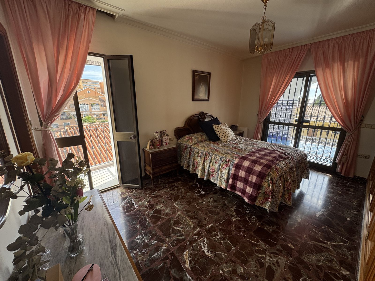 Se vende Villa - Chalet de 7 dormitorios en Costa Del Sol East, Málaga, España