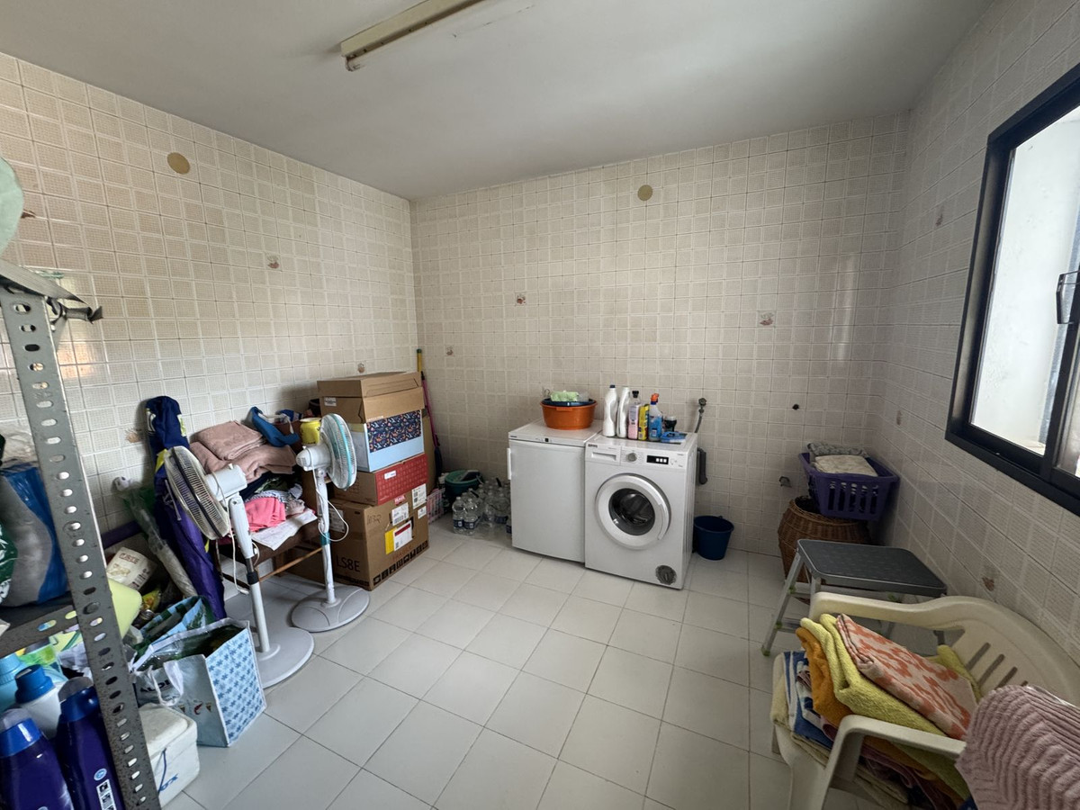 Se vende Villa - Chalet de 7 dormitorios en Costa Del Sol East, Málaga, España