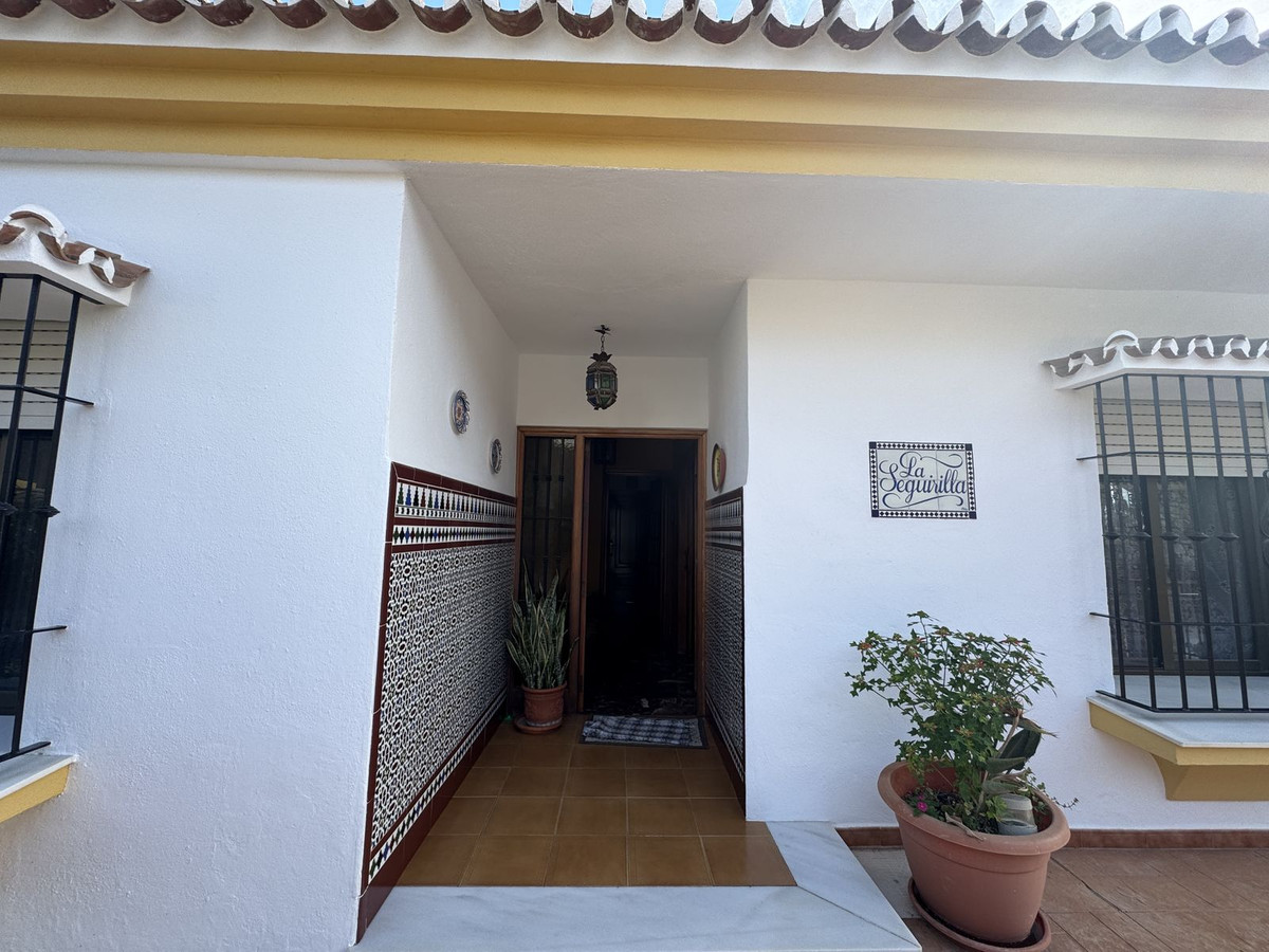 Se vende Villa - Chalet de 7 dormitorios en Costa Del Sol East, Málaga, España