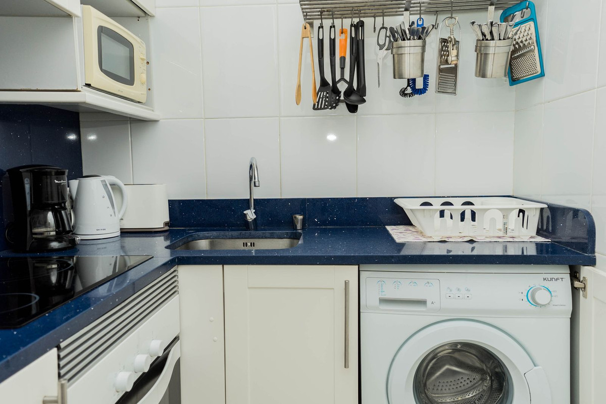 1 Bed Apartment for sale in Calahonda Costa Del Sol, Málaga, Spain
