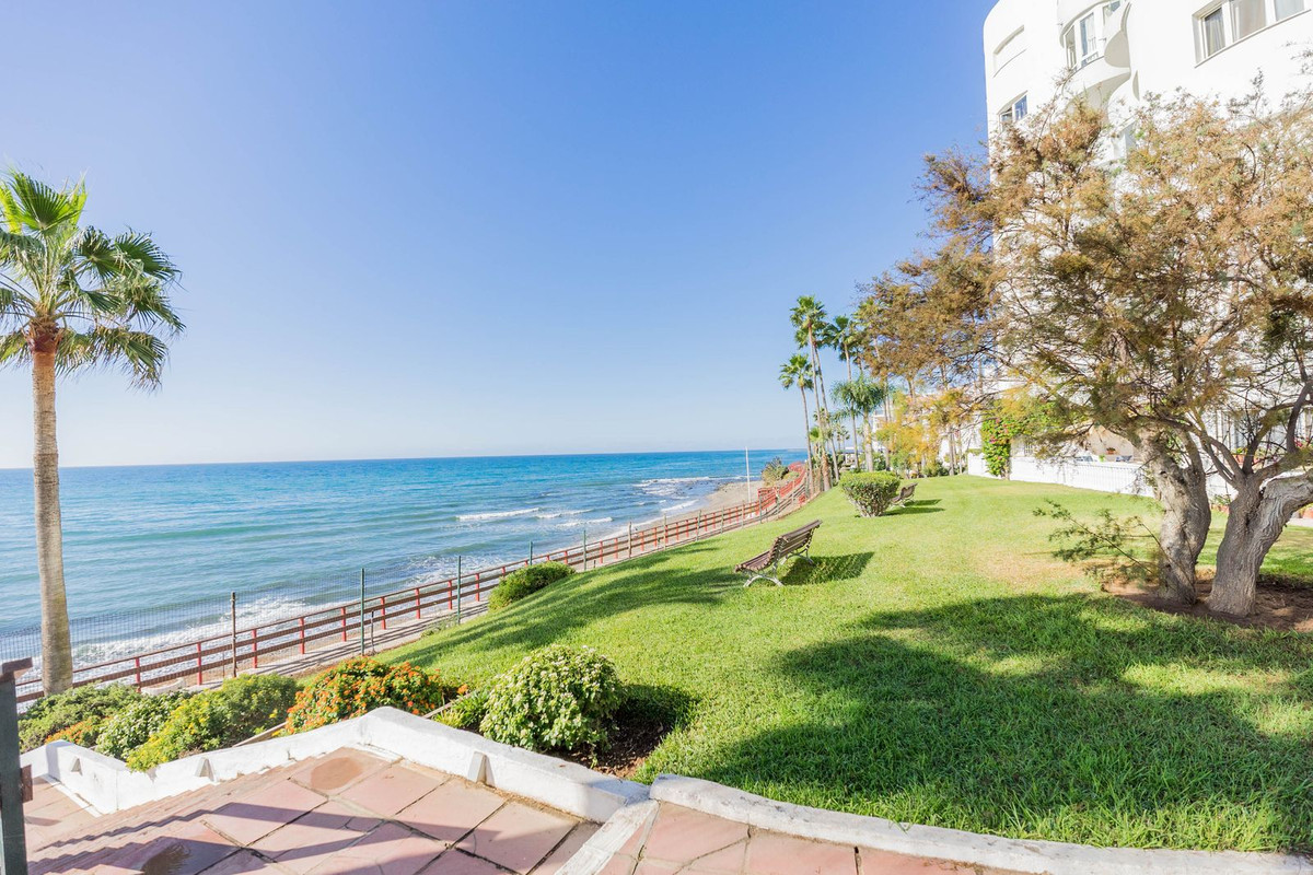 1 Bed Apartment for sale in Calahonda Costa Del Sol, Málaga, Spain