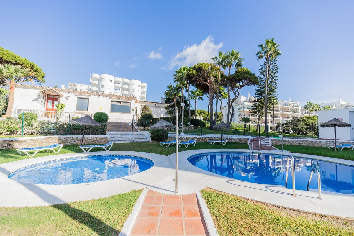 1 Bed Apartment for sale in Calahonda Costa Del Sol, Málaga, Spain