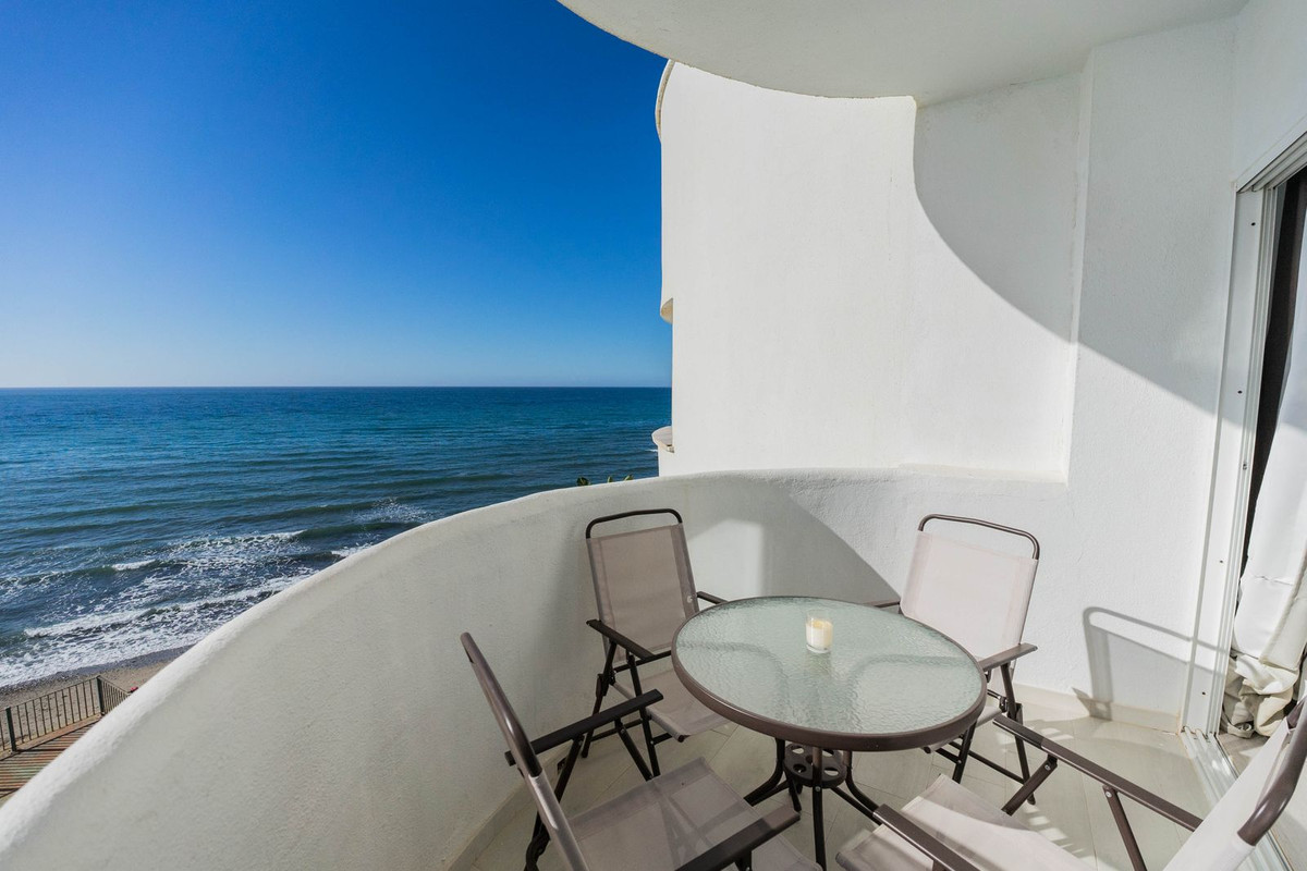 1 Bed Apartment for sale in Calahonda Costa Del Sol, Málaga, Spain