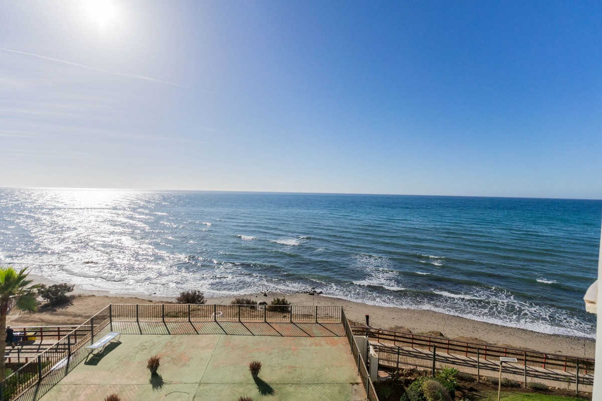 1 Bed Apartment for sale in Calahonda Costa Del Sol, Málaga, Spain