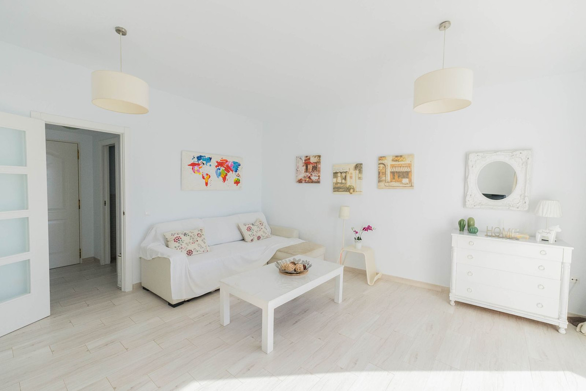 1 Bed Apartment for sale in Calahonda Costa Del Sol, Málaga, Spain