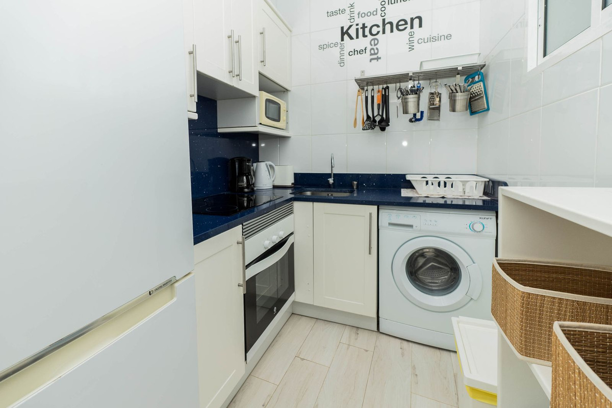 1 Bed Apartment for sale in Calahonda Costa Del Sol, Málaga, Spain