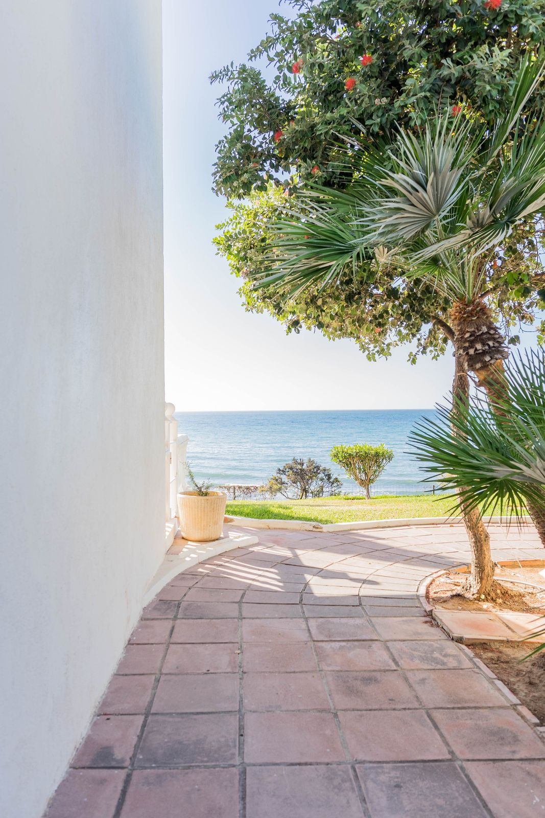 1 Bed Apartment for sale in Calahonda Costa Del Sol, Málaga, Spain