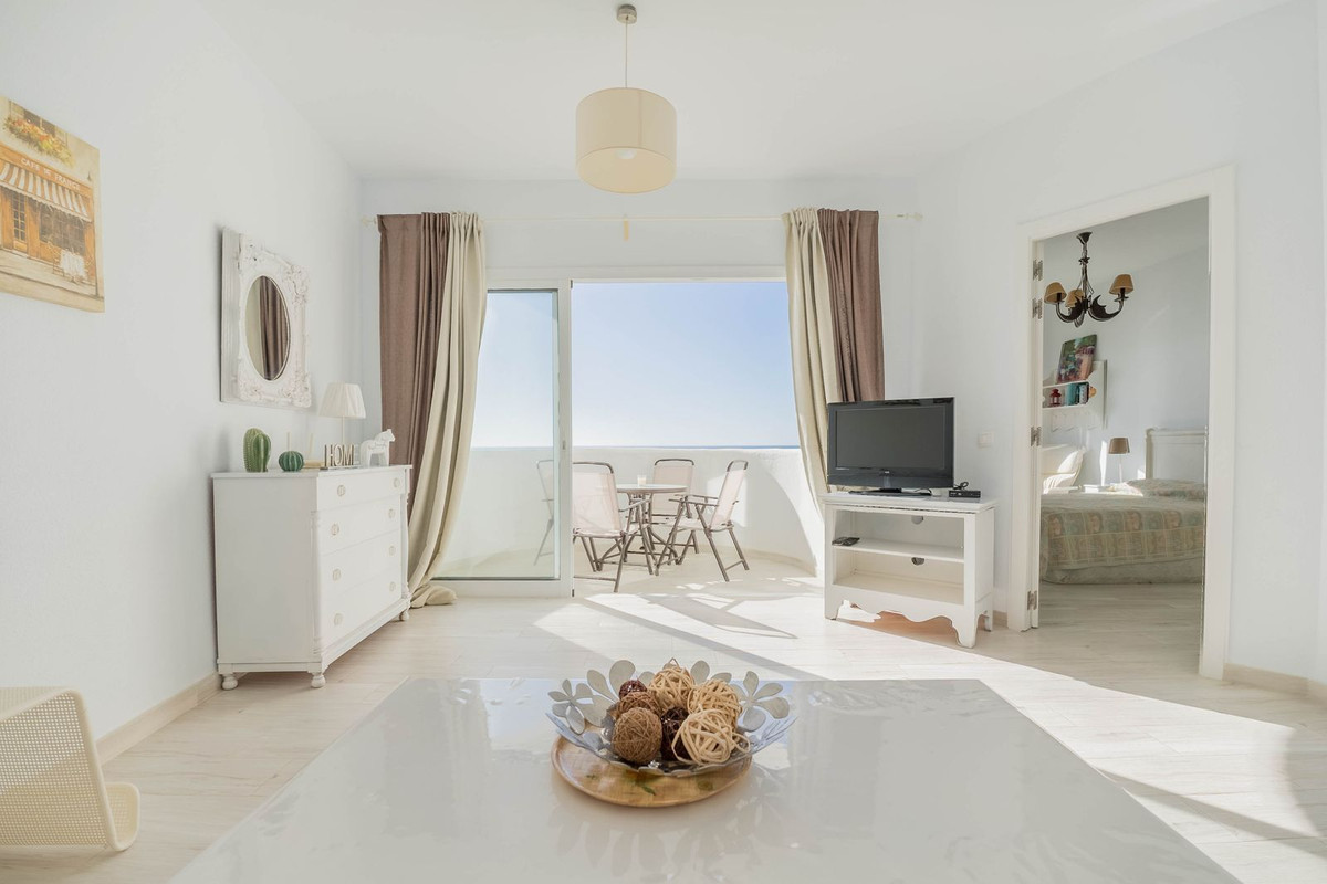 1 Bed Apartment for sale in Calahonda Costa Del Sol, Málaga, Spain