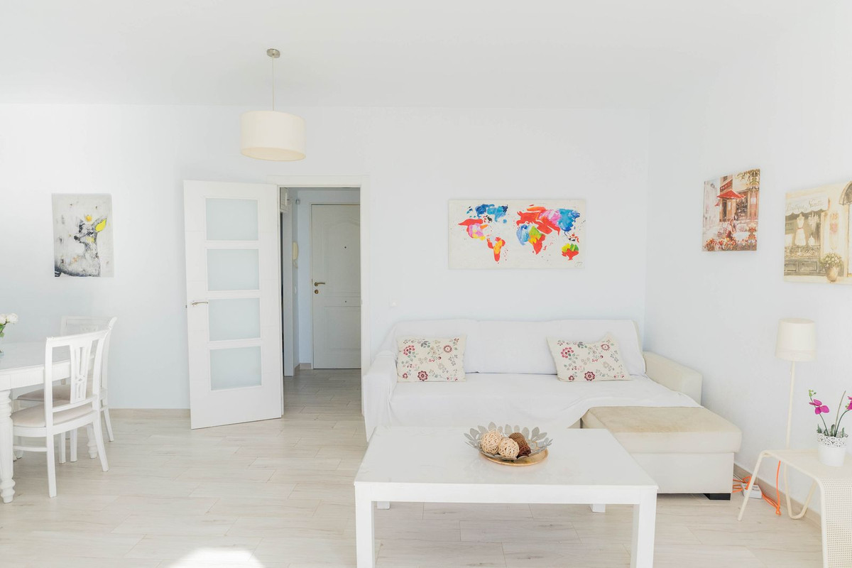 1 Bed Apartment for sale in Calahonda Costa Del Sol, Málaga, Spain