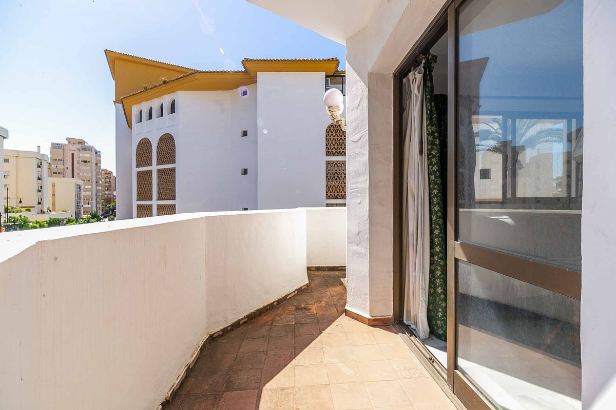 2 Bed Apartment for sale in Fuengirola Costa Del Sol, Málaga, Spain