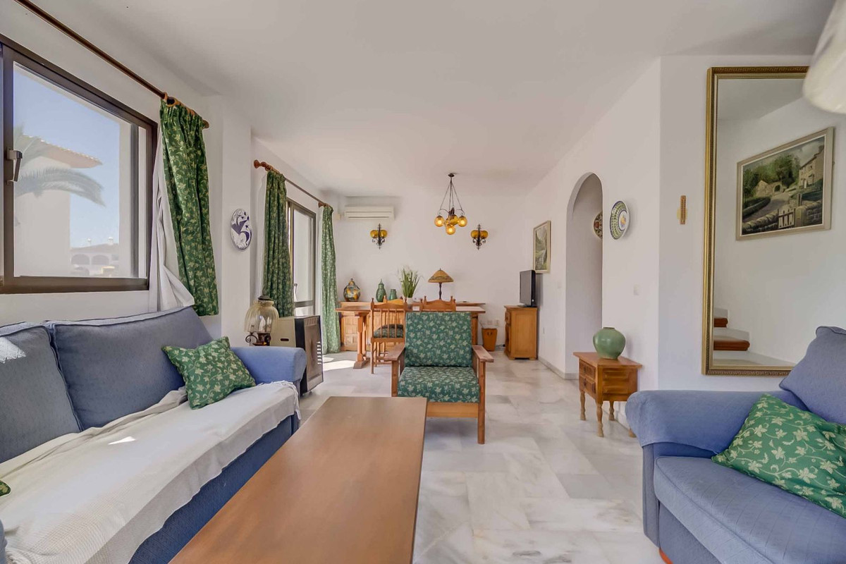 2 Bed Apartment for sale in Fuengirola Costa Del Sol, Málaga, Spain